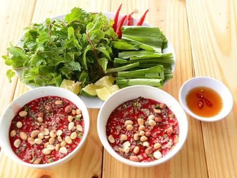 Tiết canh vịt gây tranh cãi khi lọt nhóm các món từ vịt ngon nhất thế giới