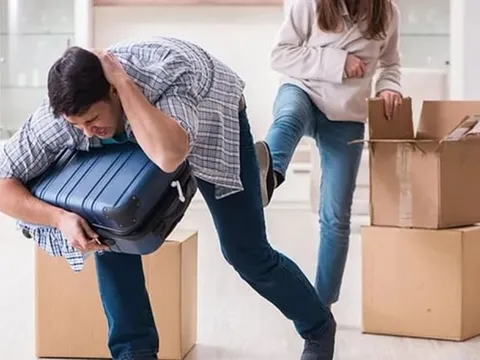 Vợ đuổi chồng ra khỏi nhà, bị phạt đến 10 triệu đồng, buộc xin lỗi công khai