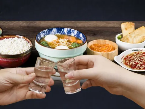 Nước mắm, cơm và rượu đế dưới góc nhìn ngoại quốc