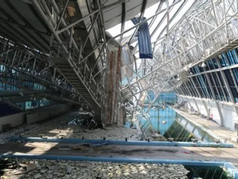 Cảnh hoang tàn bên trong nhà thi đấu thể thao dưới nước tỉnh Quảng Ninh