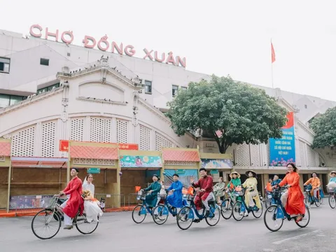 Đi lễ hội thiết kế ở chợ Đồng Xuân và bãi giữa sông Hồng