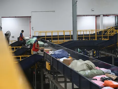 Chi phí logistics của Việt Nam lọt top đắt đỏ trong khu vực: Điểm nghẽn ở đâu?