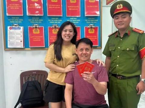 Người cha Singapore đi lạc, được Công an TPHCM tìm thấy đúng ngày sinh nhật