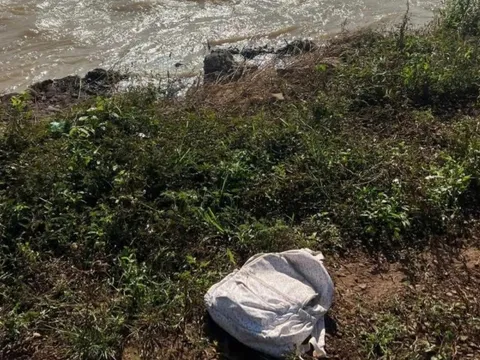 Thầy cô, bạn bè thương tiếc khi tìm thấy thi thể nữ sinh mất tích nhiều ngày