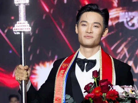 Giám đốc marketing nghỉ việc thi Manhunt Vietnam, trở thành nam vương