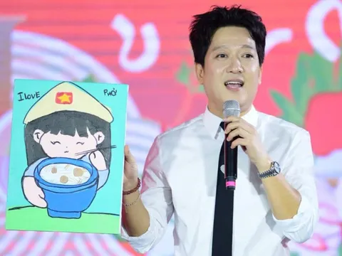 Nghệ sĩ và 'trạm phát' tích cực trong năm