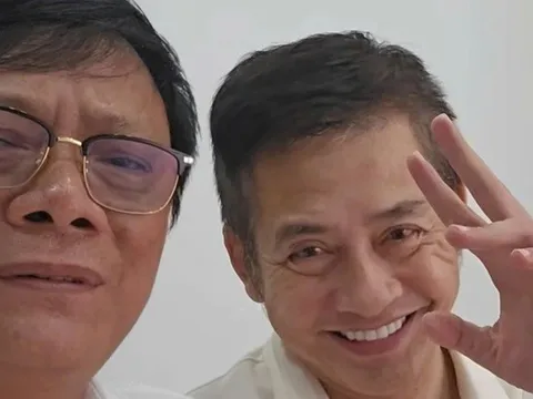 Tấn Hoàng thăm Tấn Beo: 'Ổng khỏe có gì đâu, bà con đừng tin mấy đồn đại quá lố'