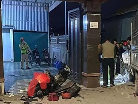 Tai nạn giữa xe máy chở ba thiếu niên và ô tô tải, một người tử vong