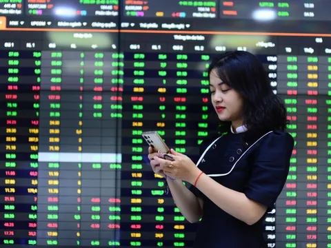 VN-Index tăng vọt 46 điểm, tiến sát đỉnh kỷ lục