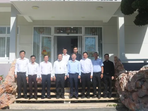 Trưởng Ban Tuyên giáo và Dân vận Thành ủy TPHCM chúc mừng Giáng sinh tại Tòa Giám mục Phan Thiết