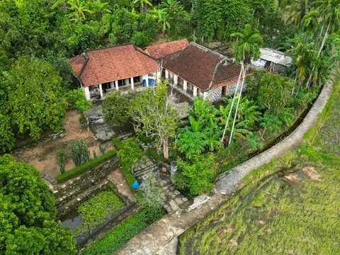 Dạo quanh làng cổ được ví là đẹp nhất Việt Nam