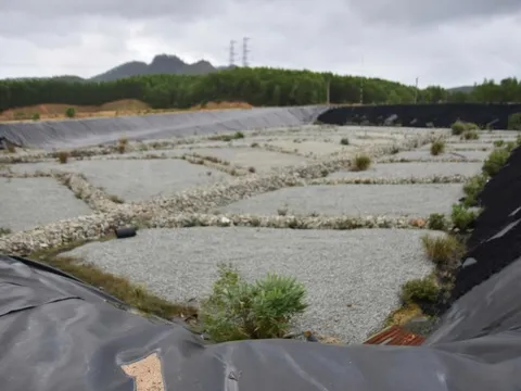 Một khu xử lý rác ở TP Huế “xây miết không xong”!