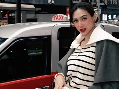 Siêu mẫu Võ Hoàng Yến sang Hong Kong trình diễn trong show hai NTK Việt