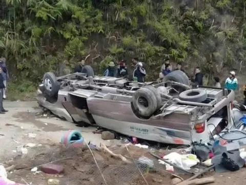 Vụ tai nạn thảm khốc 9 người tử vong: Kiểm tra công ty có xe hợp đồng xảy ra tai nạn