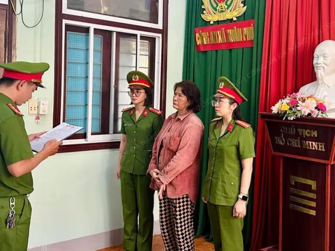 Đoàn Hát Vang ra đầu thú, bắt Huỳnh Thị Ánh Sương