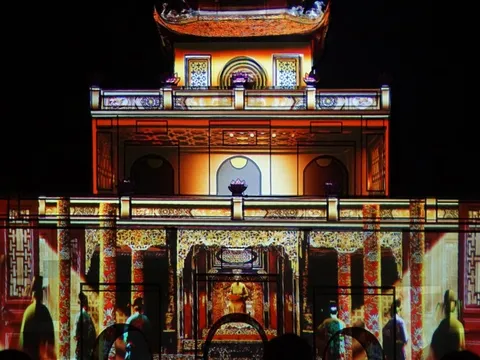 Xem Lý Công Uẩn dời đô và nghe bài thơ thần 'Nam quốc sơn hà'