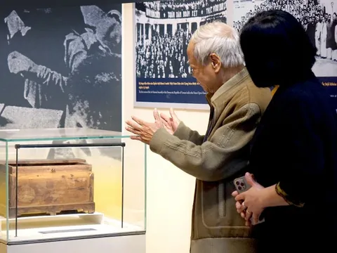 Chiếc hòm phiếu ‘đặc biệt quý hiếm’ trong kỳ bầu cử đầu tiên 80 năm trước