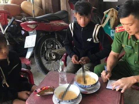 Hai thiếu niên trôi dạt trên lòng hồ thủy điện nhiều giờ