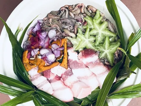 Rươi kho lối Tứ Kỳ, canh măng chua nấu rươi: Dời ôi là tuyệt!