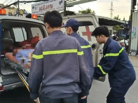 Thiếu tá PCCC dừng xe giữa quốc lộ cứu người nguy kịch trong ‘giờ vàng'