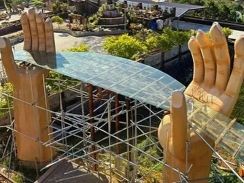 Cây cầu "nhái" Cầu Vàng ở Đà Nẵng gây xôn xao dù chưa chính thức mở cửa