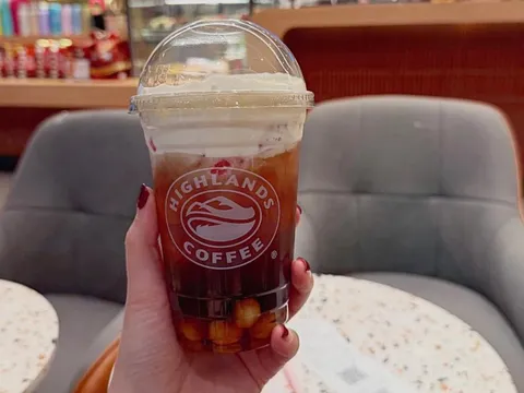 Trà sen vàng, trà vải Highlands Coffee trước lùm xùm Đồ hộp Hạ Long