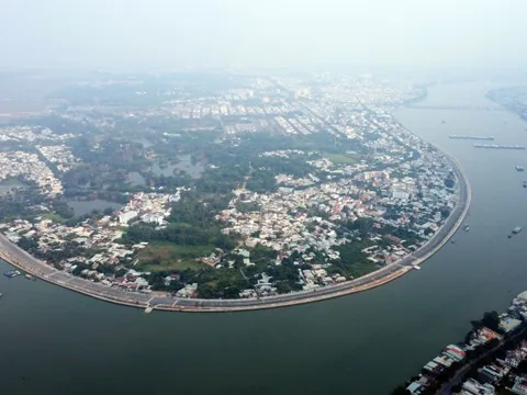 Hình hài đường ven sông tuyệt đẹp uốn lượn dọc sông Đồng Nai vừa thông xe kỹ thuật