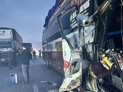 5 ô tô tông liên hoàn trên cao tốc, 1 người tử vong tại chỗ