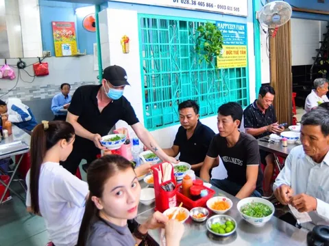 Kinh doanh quán ăn nhỏ, phòng tập pilates, nhà thuốc khai thuế ra sao?