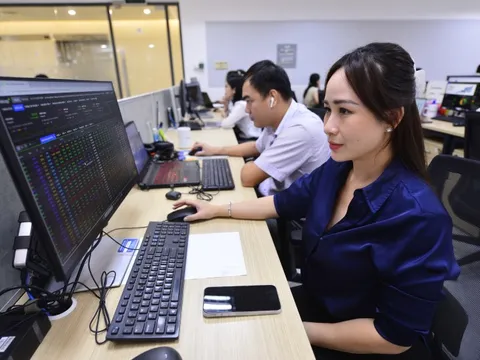 Chứng khoán 22-1: Cân nhắc giải ngân thăm dò khi VN-Index rung lắc