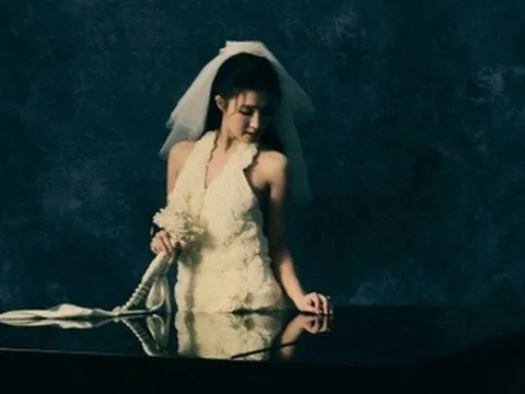 Điểm đặc biệt trong váy cưới đính hoa của Á hậu Phương Nhi