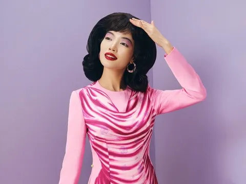 Á hậu Lâm Bích Tuyền diện áo dài họa tiết đón Tết, nói về 2 năm "sống chậm"