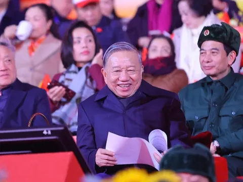 Tổng Bí thư Tô Lâm dự chương trình đặc biệt Dưới lá cờ vẻ vang của Đảng