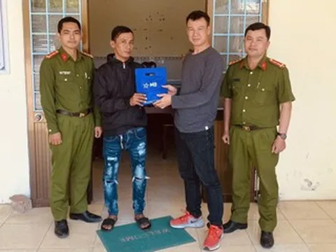 Hơn 5 tỷ đồng 'đi lạc' vào tài khoản của người đàn ông ở Cần Thơ