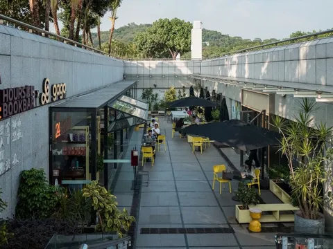 Thành phố của những tiệm sách không ngủ