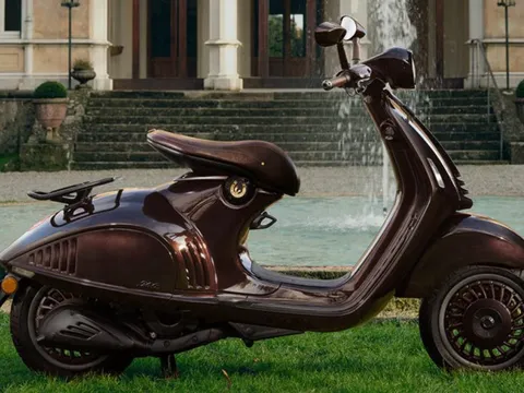 Vespa 946 Horse ra mắt đón năm Ngựa, về Việt Nam giá dễ gần 500 triệu đồng