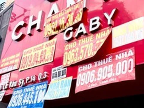 Thị trường thời trang TP.HCM: Cửa hàng truyền thống chật vật trước sức ép online