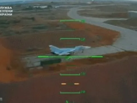 Ukraine tập kích, phá hủy hàng loạt máy bay Nga trị giá 1 tỷ USD