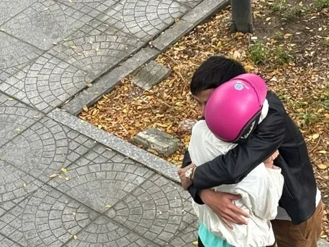 Một tin báo mất tích, 3 giờ truy tìm nghẹt thở: Công an tìm thấy nữ sinh 2007 ở nơi không ai ngờ tới, cái ôm đoàn tụ nghẹn lòng