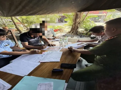 Phát hiện 26 thùng hàng nghi nhập lậu ở Vĩnh Long