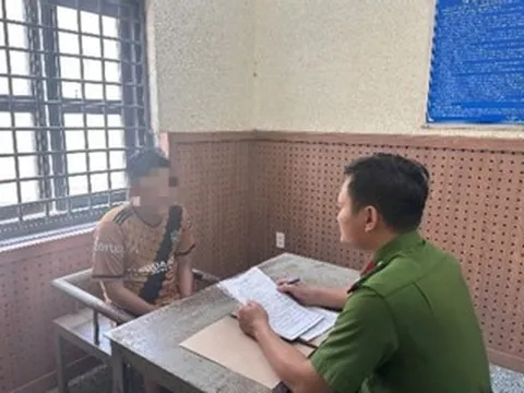 Tạm giữ đối tượng có hành vi dâm ô người dưới 16 tuổi tại khu nhà vệ sinh