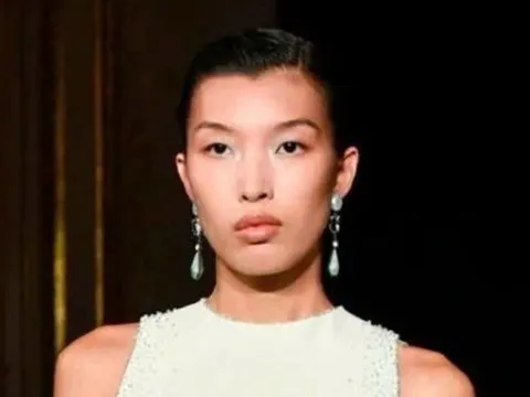 Người mẫu Việt diễn thời trang cao cấp tại Paris từng bị chê bai ngoại hình