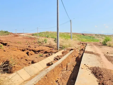 Dự án 60 tỉ đồng vừa làm xong đã xuống cấp: Chủ đầu tư nêu lý do