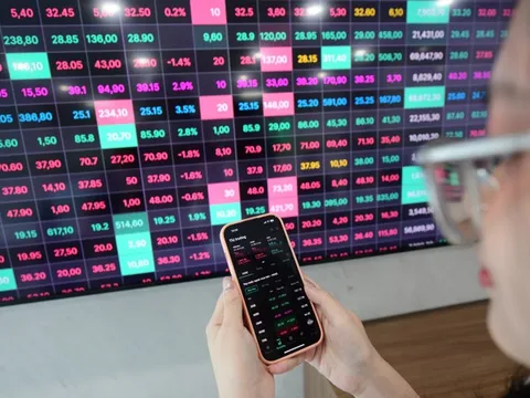 Nhà đầu tư cá nhân làm gì để thoát được 'bẫy tin đồn' thường xuất hiện trên thị trường?