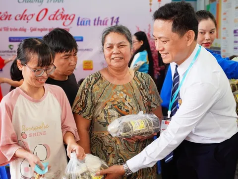 Bệnh viện Đa khoa Thủ Đức trao hơn 5.000 phần quà tại phiên chợ Tết 0 đồng