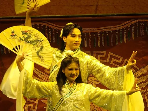 Gia Bảo làm kịch tri ân bà cố, bà bầu Thơ, và gia tộc cải lương