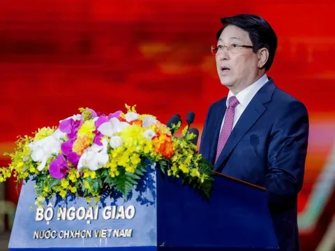 Chủ tịch nước Lương Cường đọc thư chúc Tết kiều bào xa Tổ quốc tại chương trình Xuân quê hương