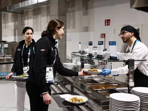 Bếp ăn Olympic 2026 không còn bị chê 'thảm họa, thiếu chất'