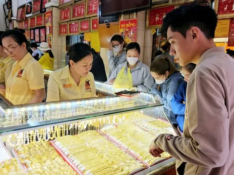 Lịch nghỉ Tết của các tiệm vàng: Đa số đóng cửa đến mùng 6, riêng hai cửa hàng vẫn mở bán xuyên Tết