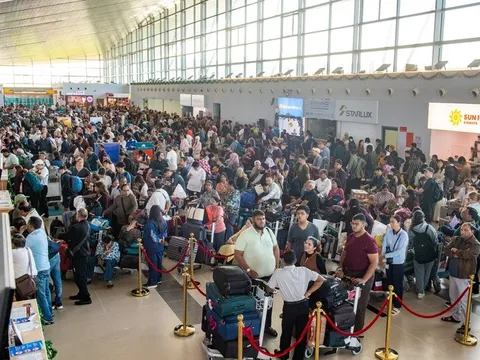 Khách quốc tế kín sân bay Phú Quốc, du lịch bùng nổ